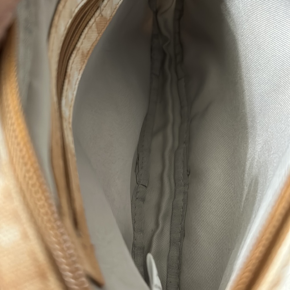 All Zipped Up Crossbody Pursed - Picture 5 of 10